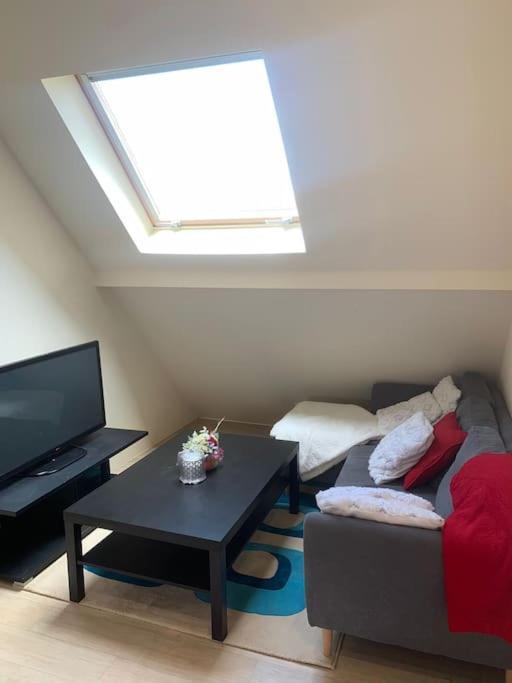 Studio Meuble Dans Une Maison Limay المظهر الخارجي الصورة
